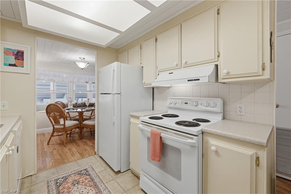 FOREST PARK MOBILE HOME - Residential
