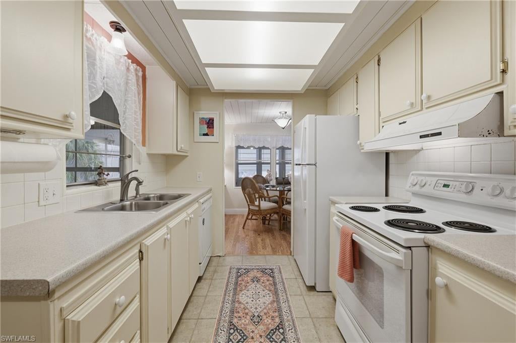 FOREST PARK MOBILE HOME - Residential