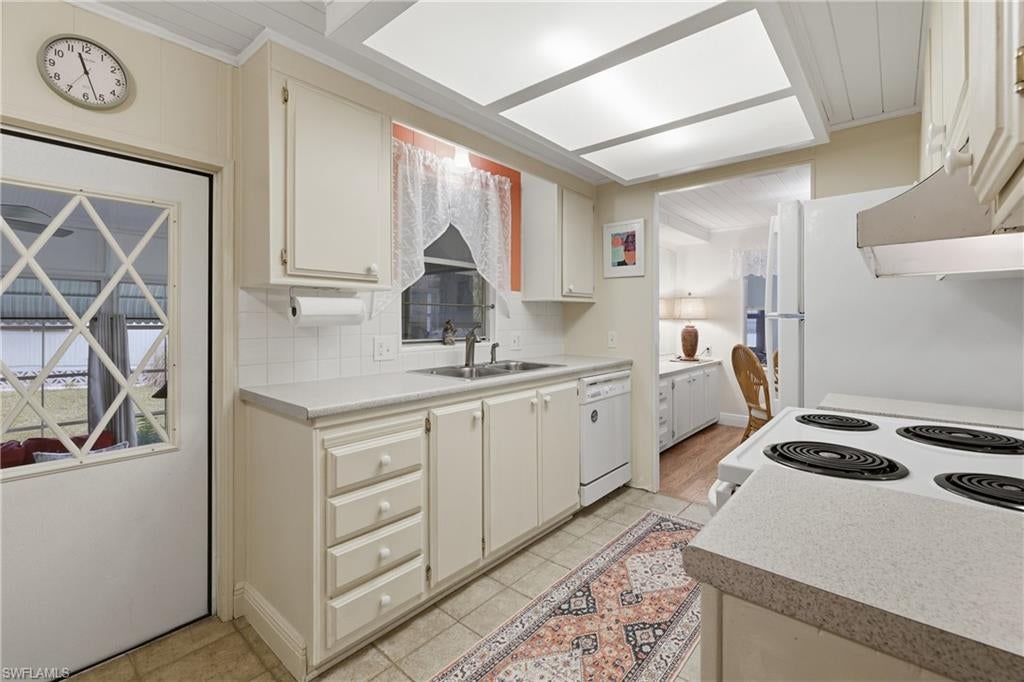 FOREST PARK MOBILE HOME - Residential