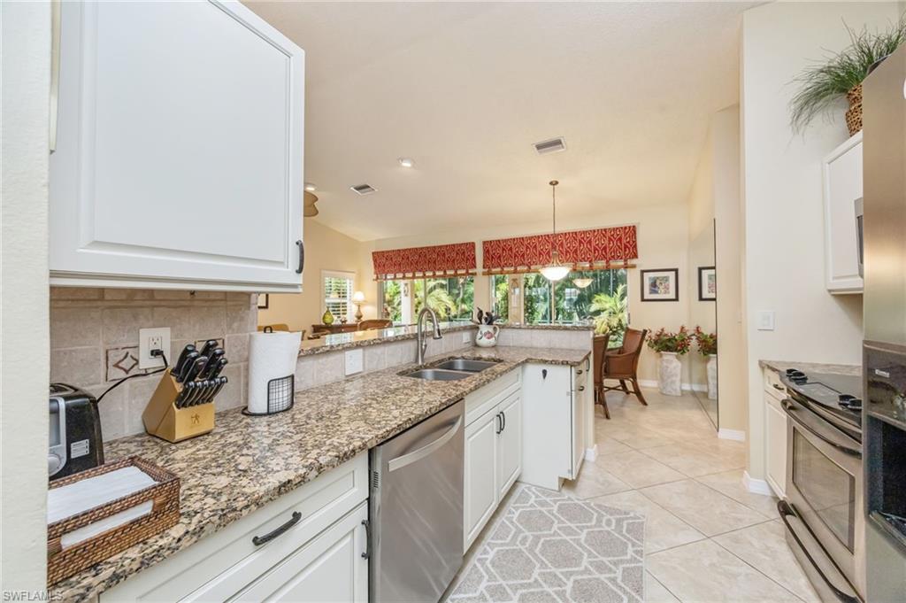 EMERALD LAKES - Residential Lease