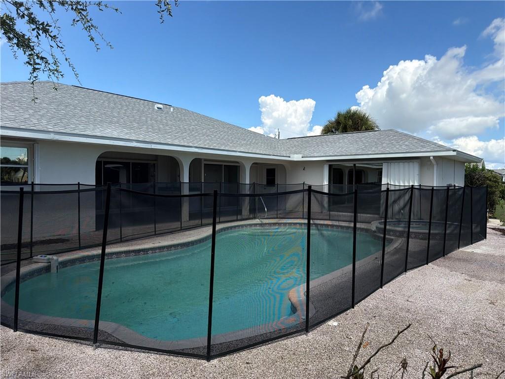 PEBBLE BEACH - Residential