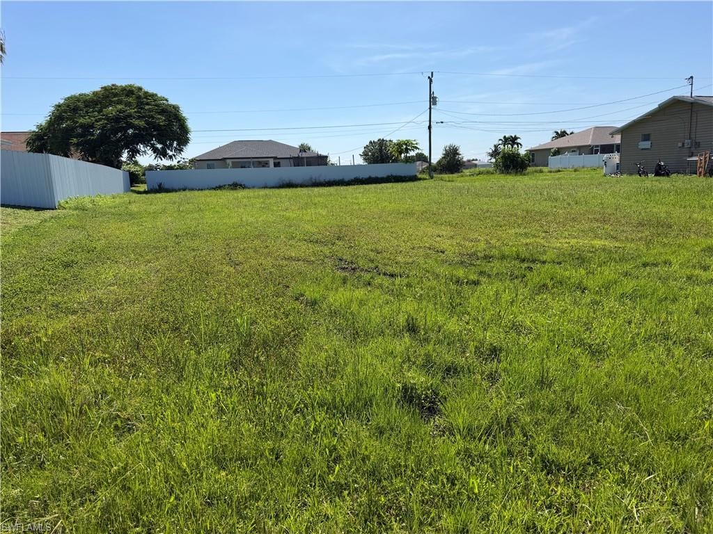 CAPE CORAL - Land