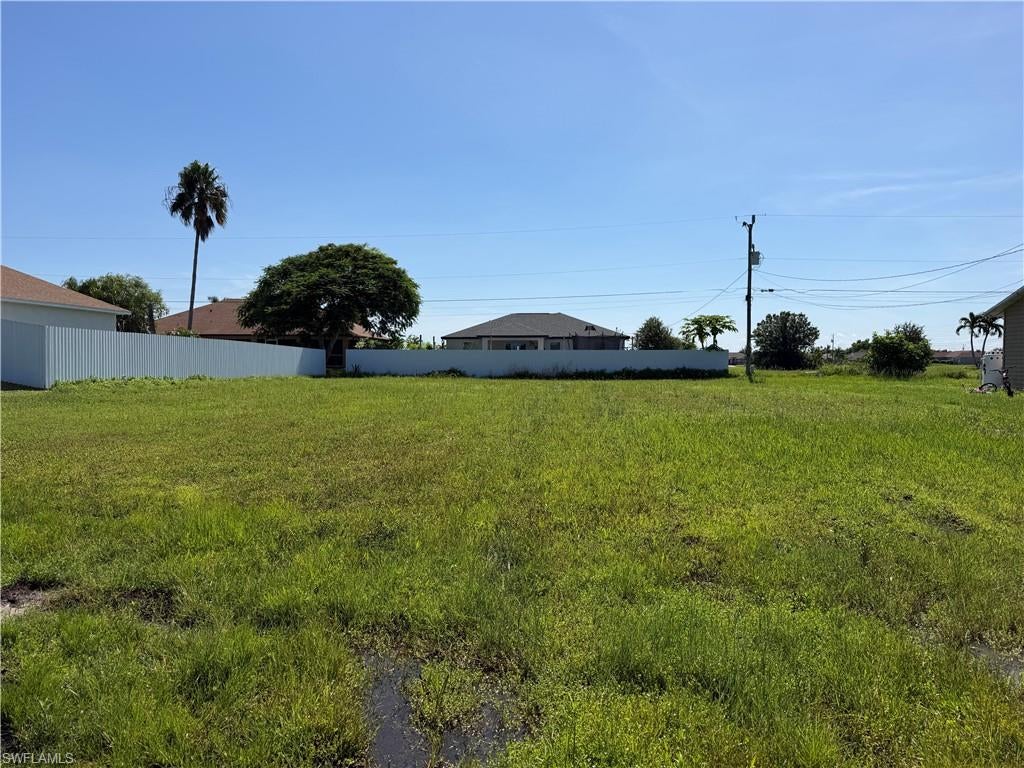 CAPE CORAL - Land
