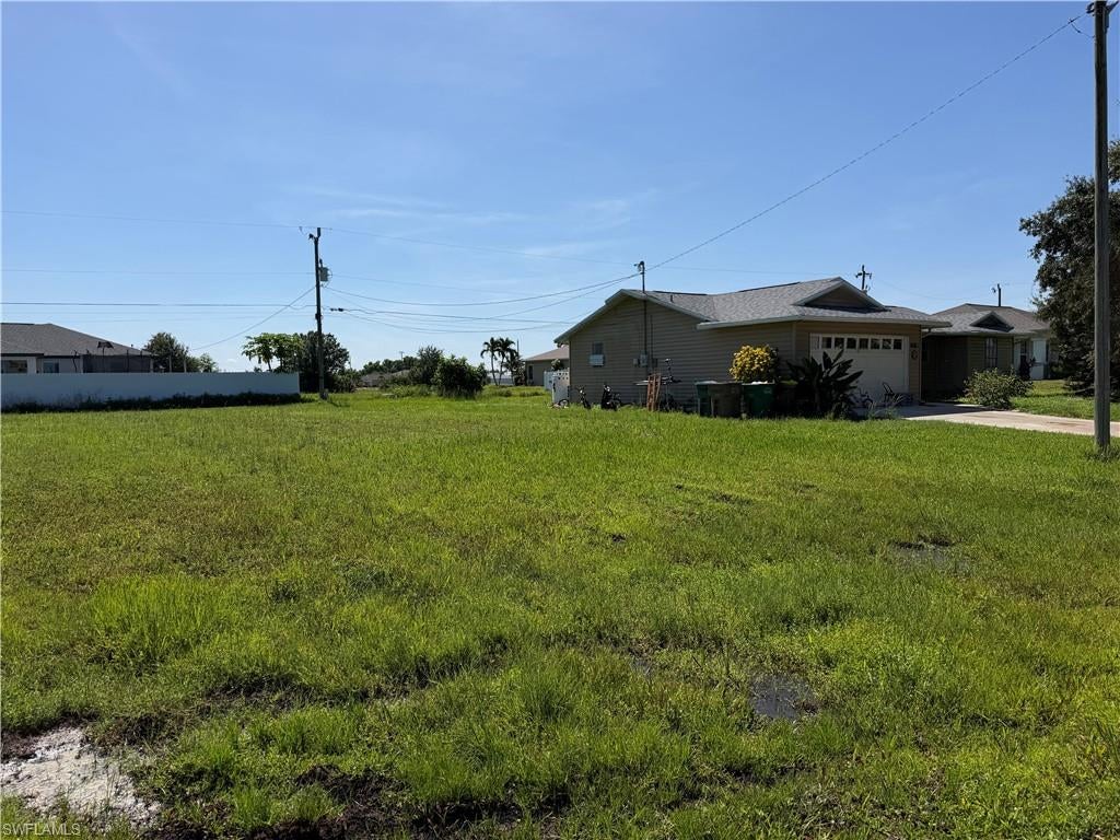 CAPE CORAL - Land