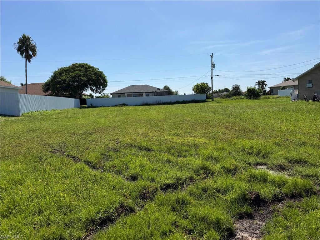 CAPE CORAL - Land