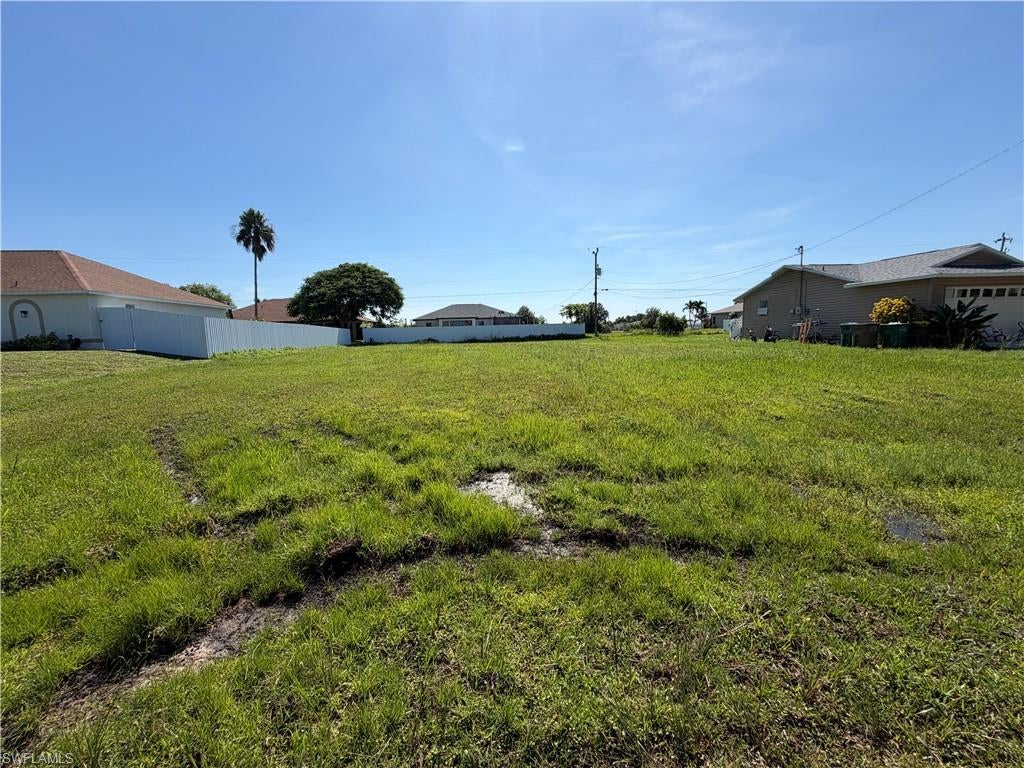 CAPE CORAL - Land