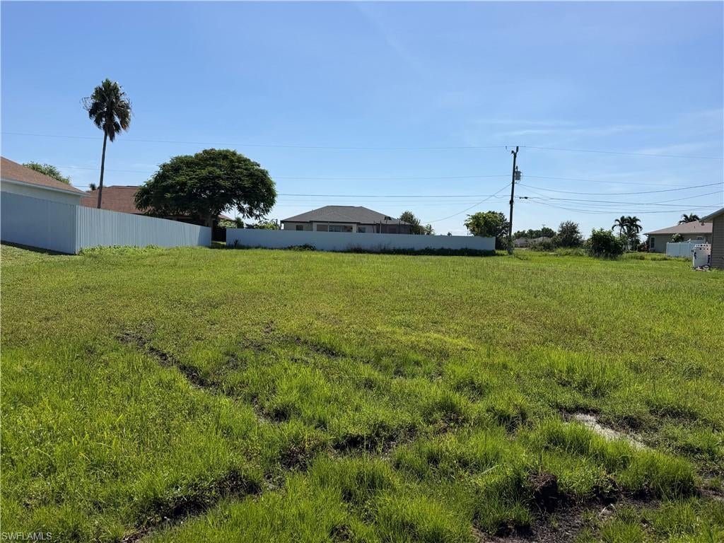 CAPE CORAL - Land