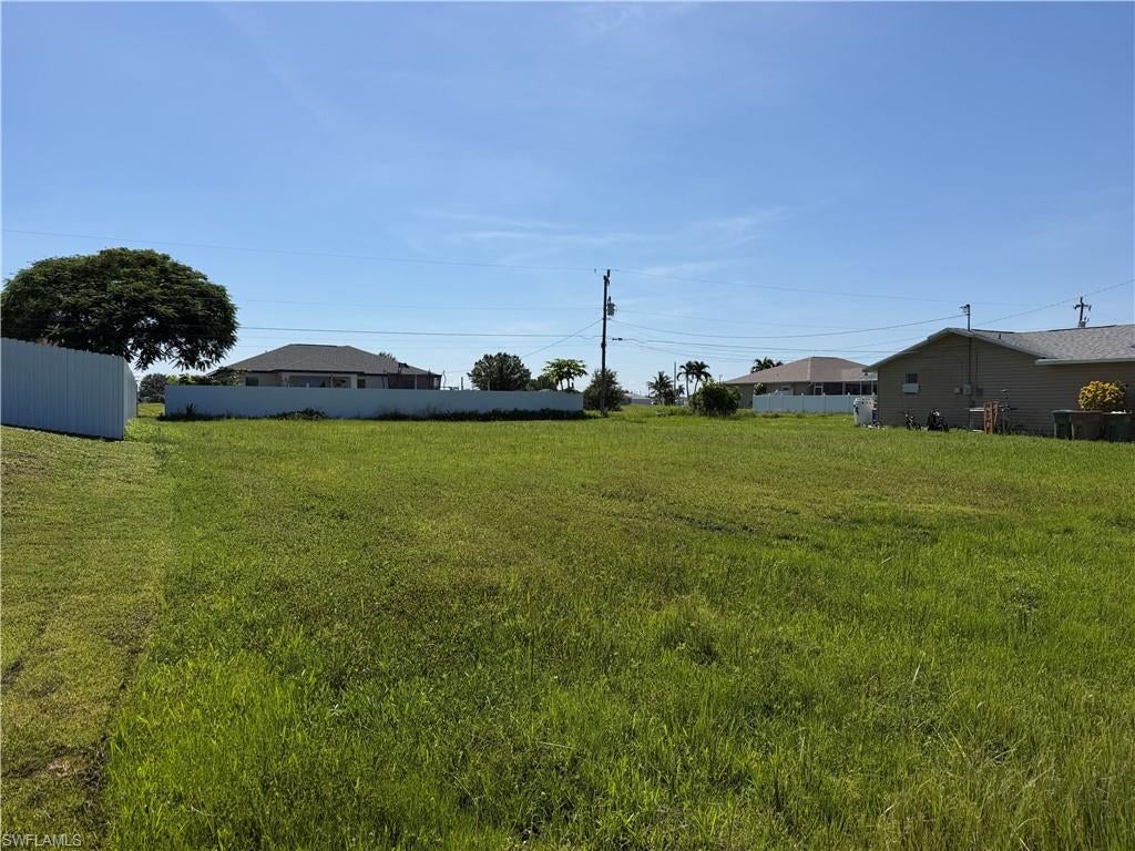 CAPE CORAL - Land