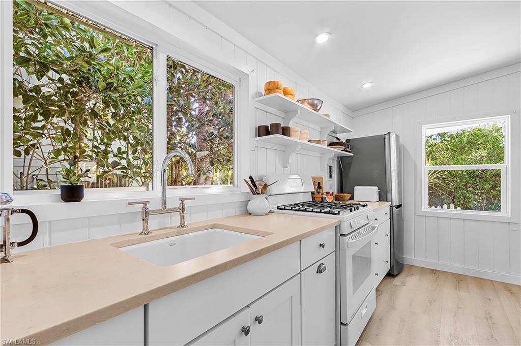 KNIGHTS BOKEELIA ISLE - Residential