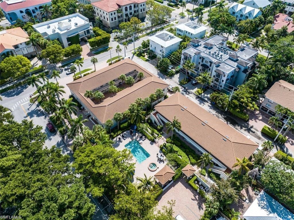 CASTLETON GARDENS - Residential