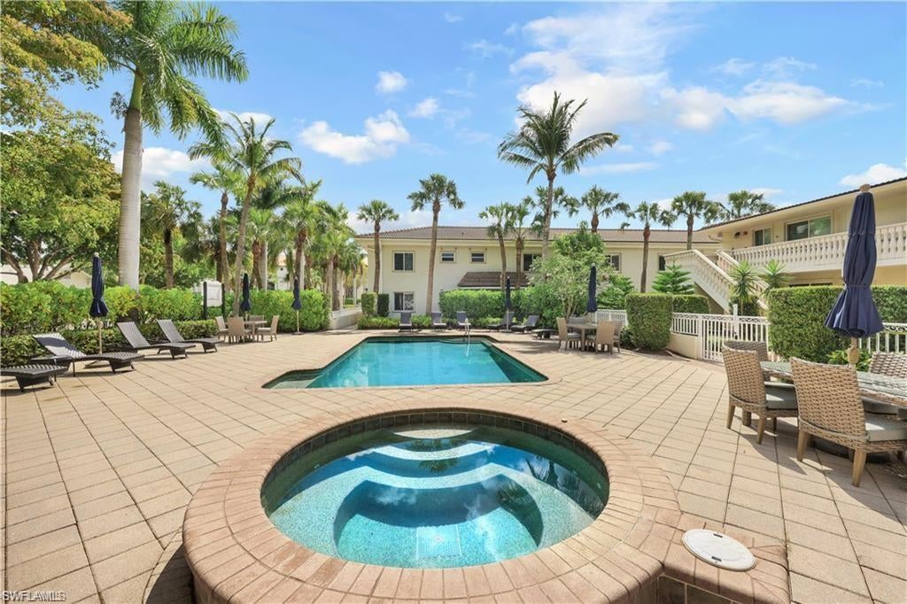 CASTLETON GARDENS - Residential