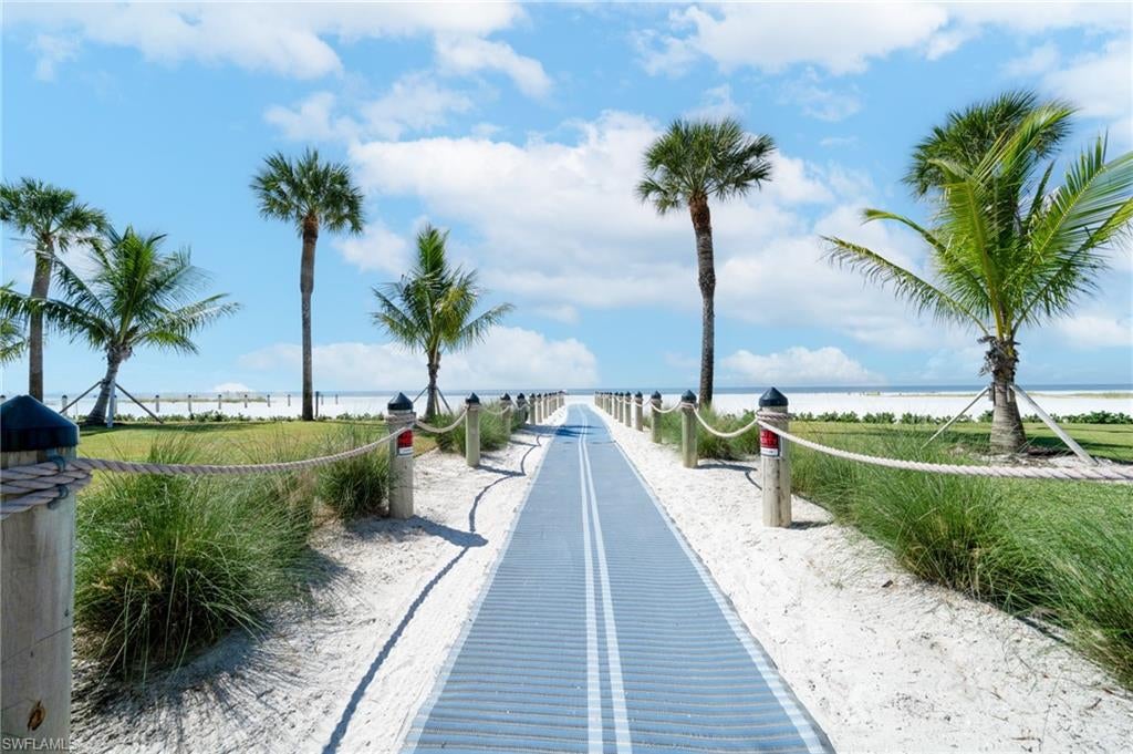 CAPER BEACH CLUB - Residential