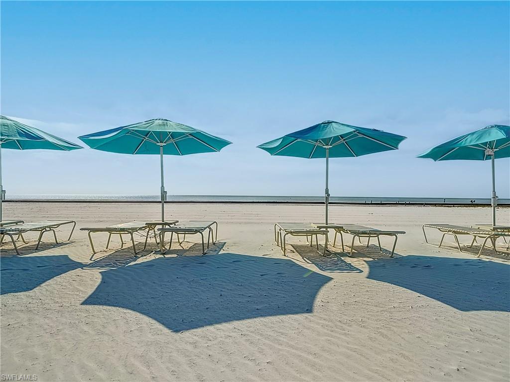 CAPER BEACH CLUB - Residential