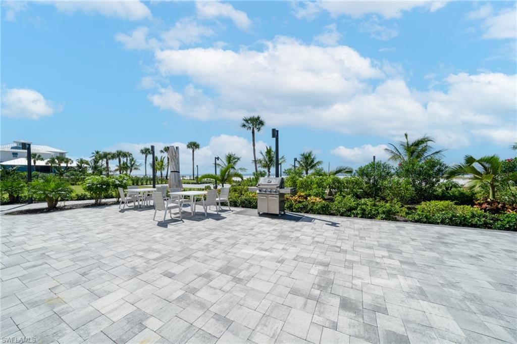 CAPER BEACH CLUB - Residential