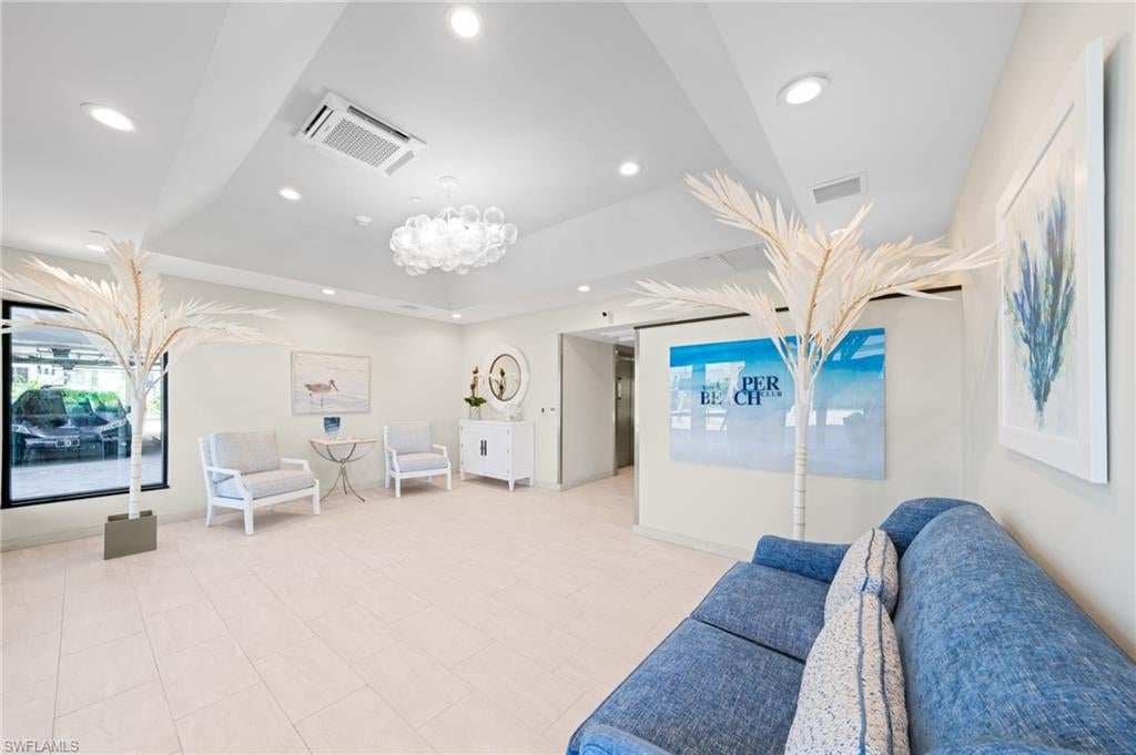 CAPER BEACH CLUB - Residential