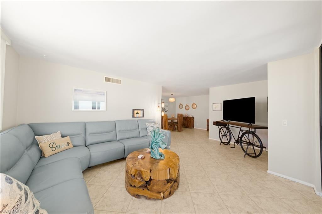 CAPER BEACH CLUB - Residential