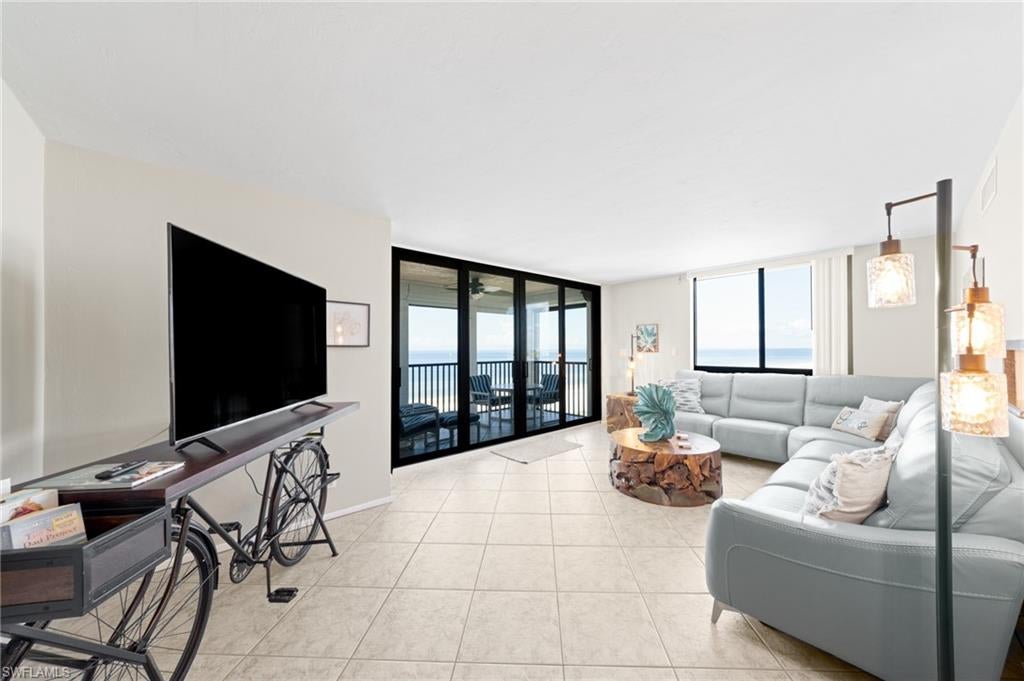 CAPER BEACH CLUB - Residential