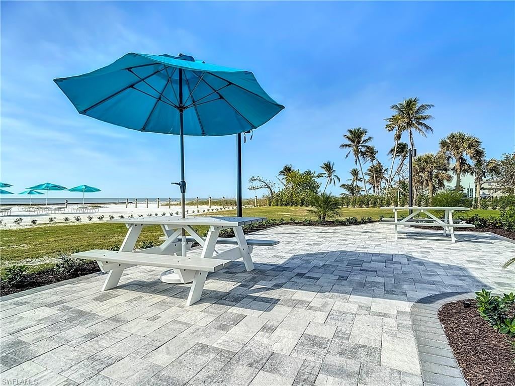 CAPER BEACH CLUB - Residential