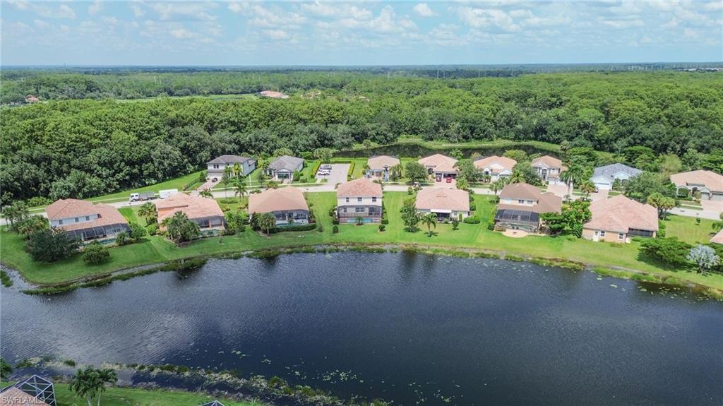 HAMPTON LAKES - Residential