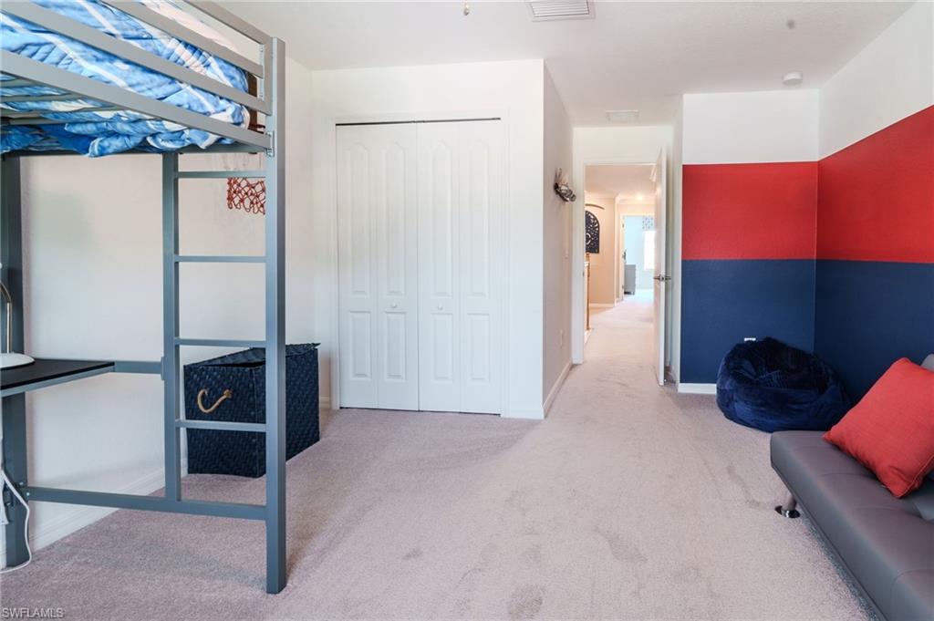 HAMPTON LAKES - Residential