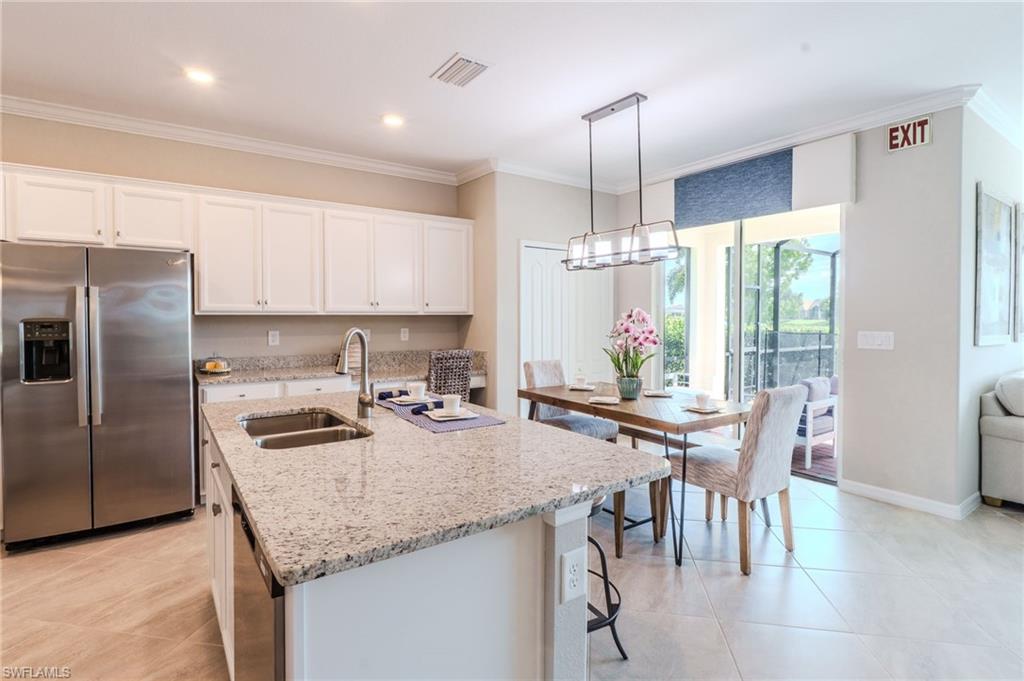 HAMPTON LAKES - Residential