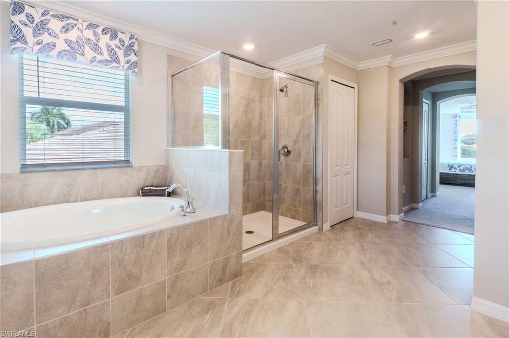 HAMPTON LAKES - Residential