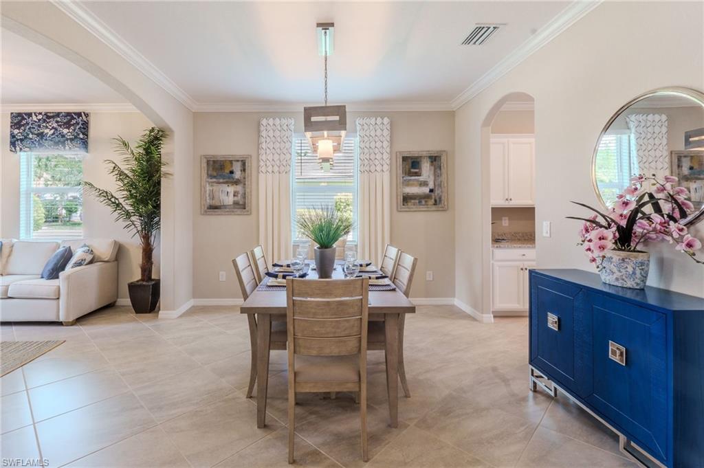 HAMPTON LAKES - Residential