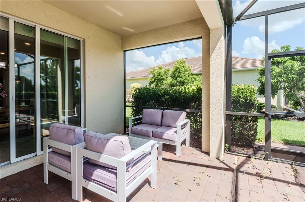 HAMPTON LAKES - Residential