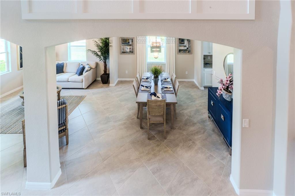 HAMPTON LAKES - Residential