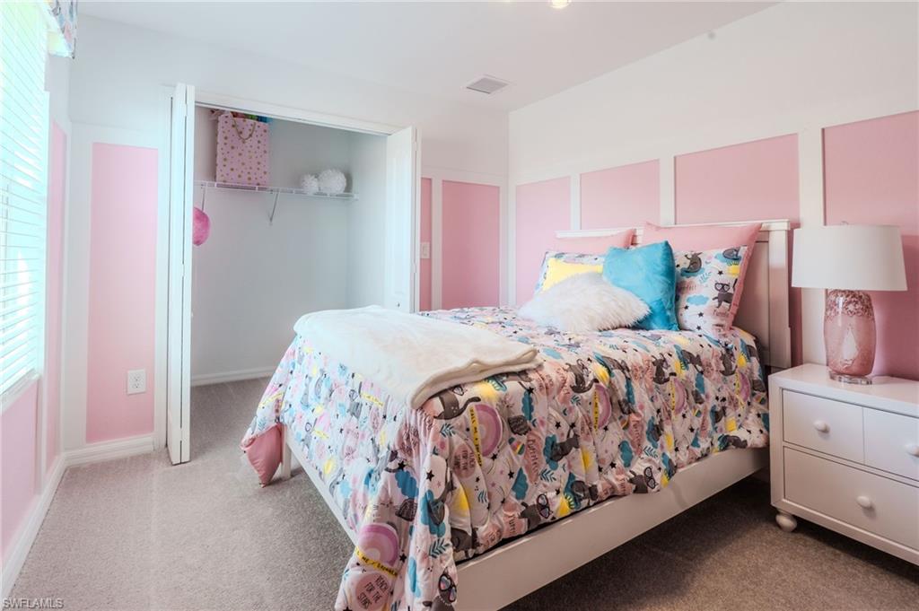 HAMPTON LAKES - Residential