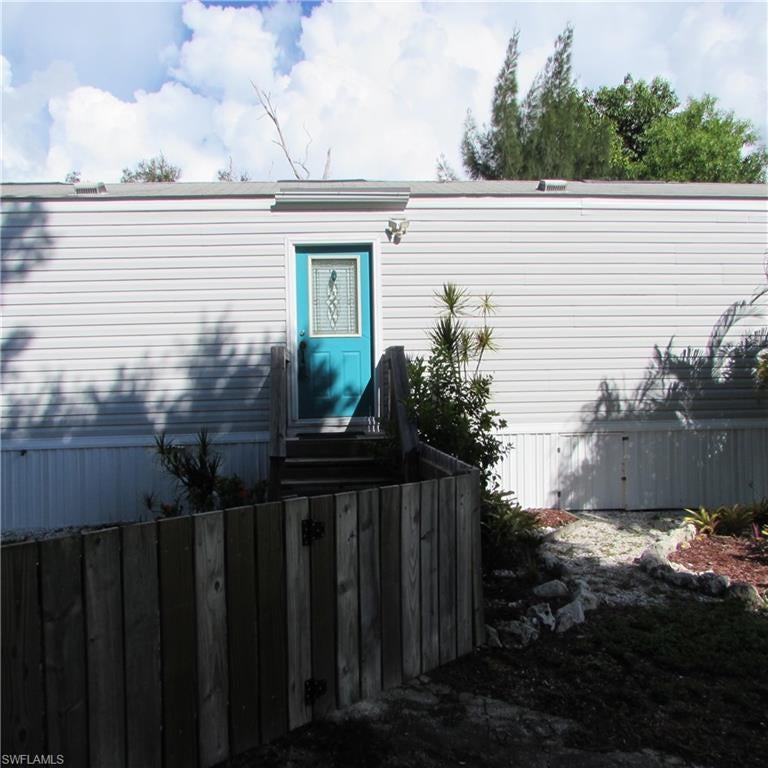 PINE ISLAND CENTER - Residential