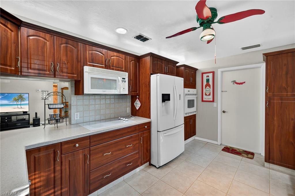 WYLDEWOOD LAKES CONDO - Residential