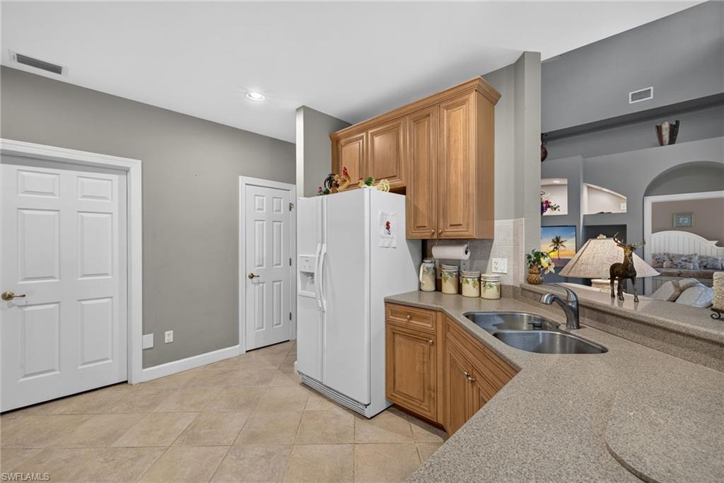CROWN COLONY - Residential