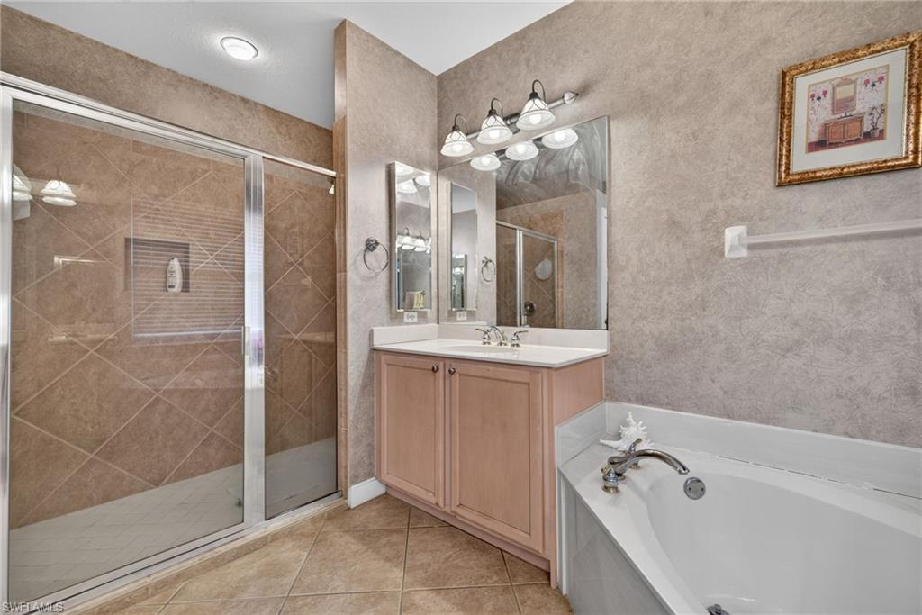 CROWN COLONY - Residential
