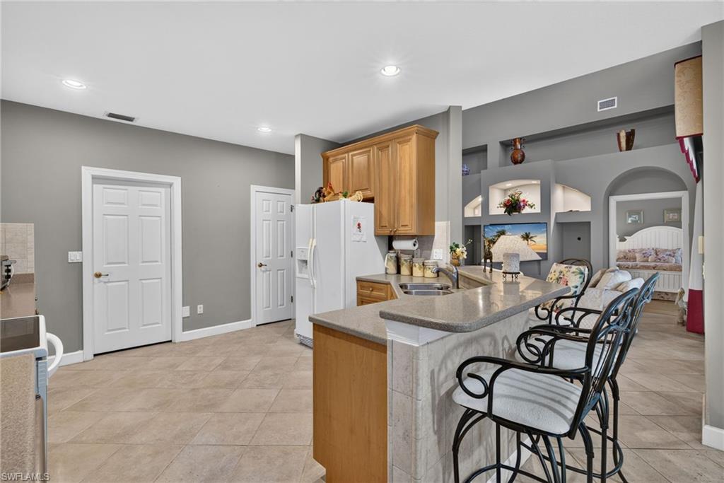 CROWN COLONY - Residential