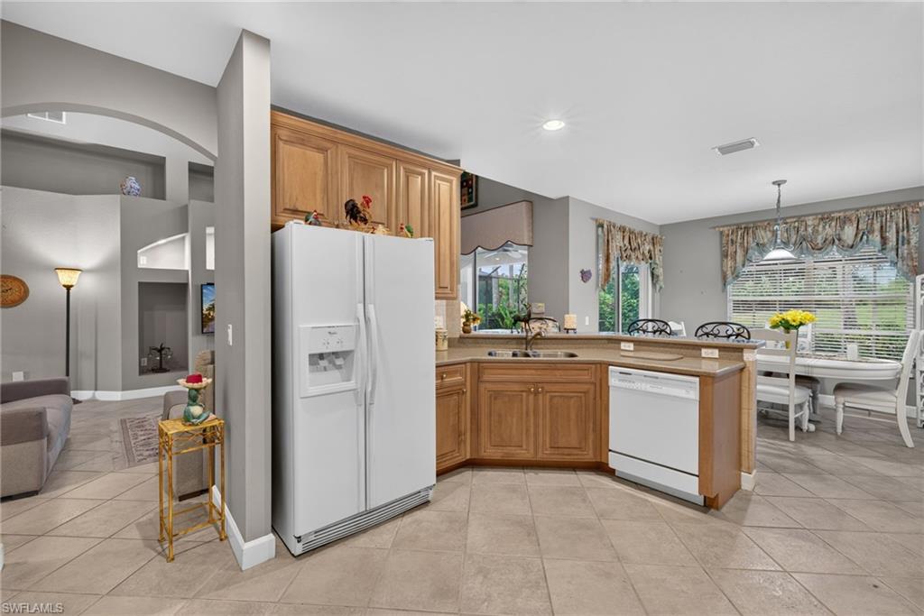 CROWN COLONY - Residential