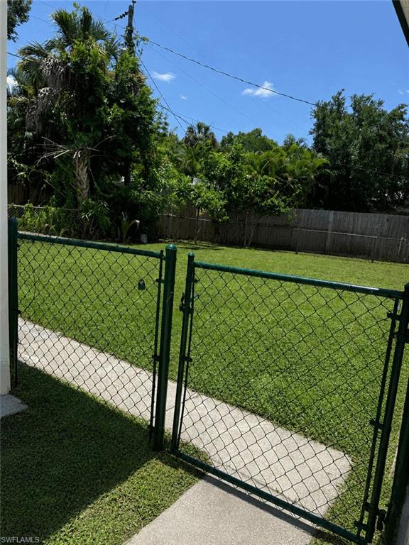 HENDRY ESTATES - Residential