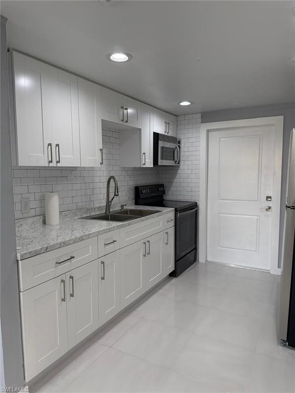 NAPLES MANOR LAKES - Residential Income