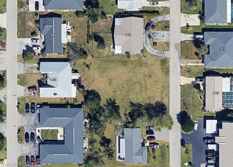 CAPE CORAL - Land