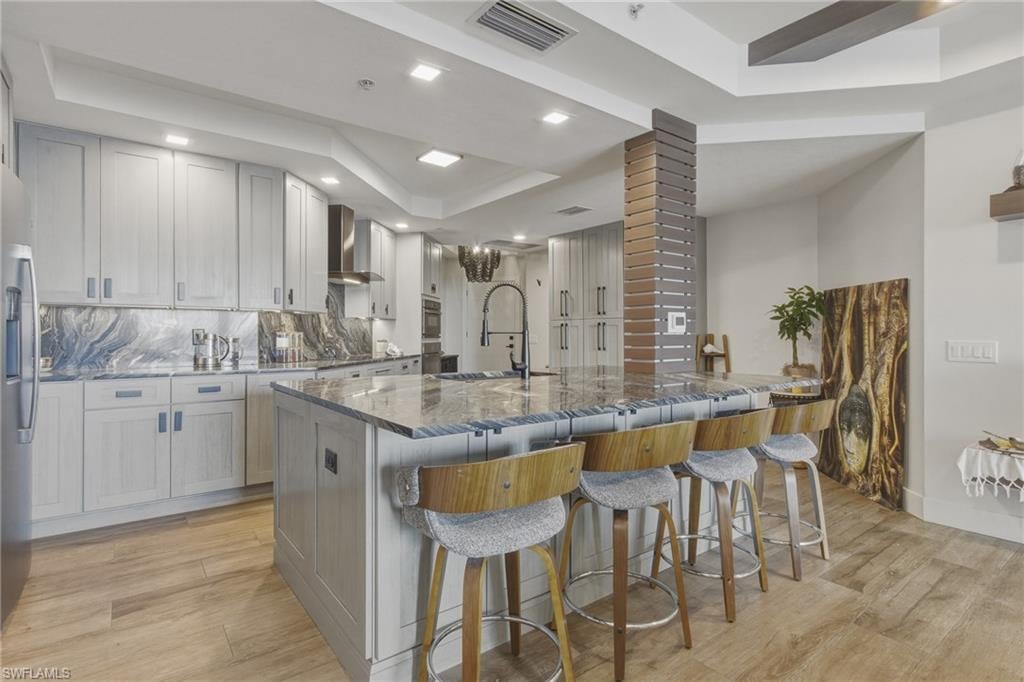 RIVIERA - Residential Lease