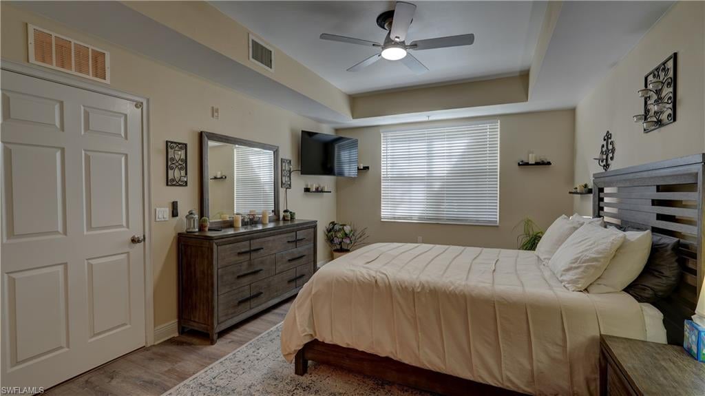 ISLES OF PORTO VISTA - Residential