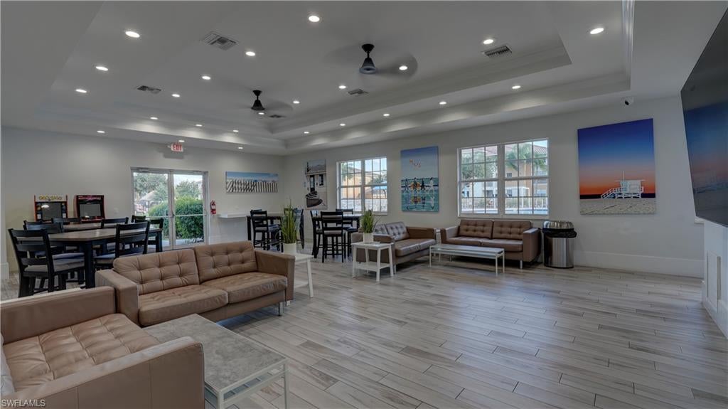 ISLES OF PORTO VISTA - Residential