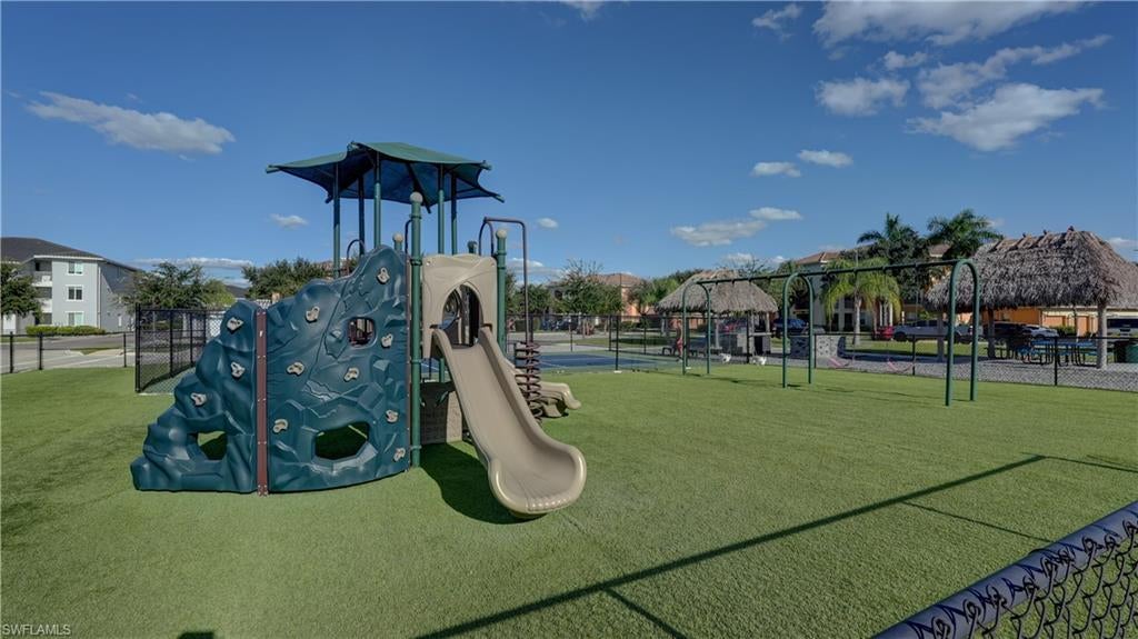 ISLES OF PORTO VISTA - Residential