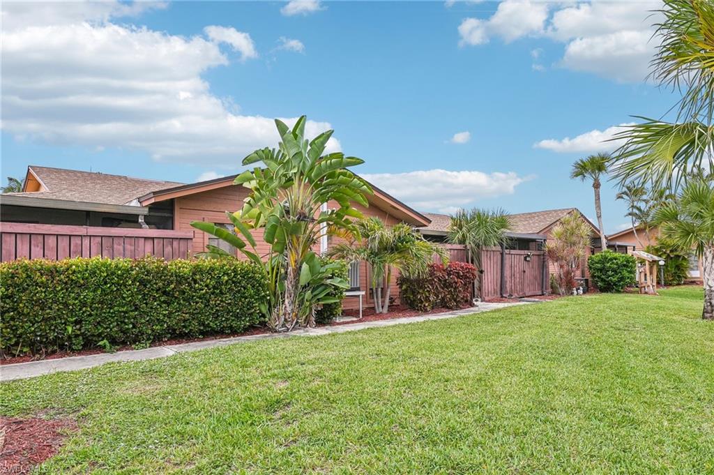 ROYAL WOODS - Residential