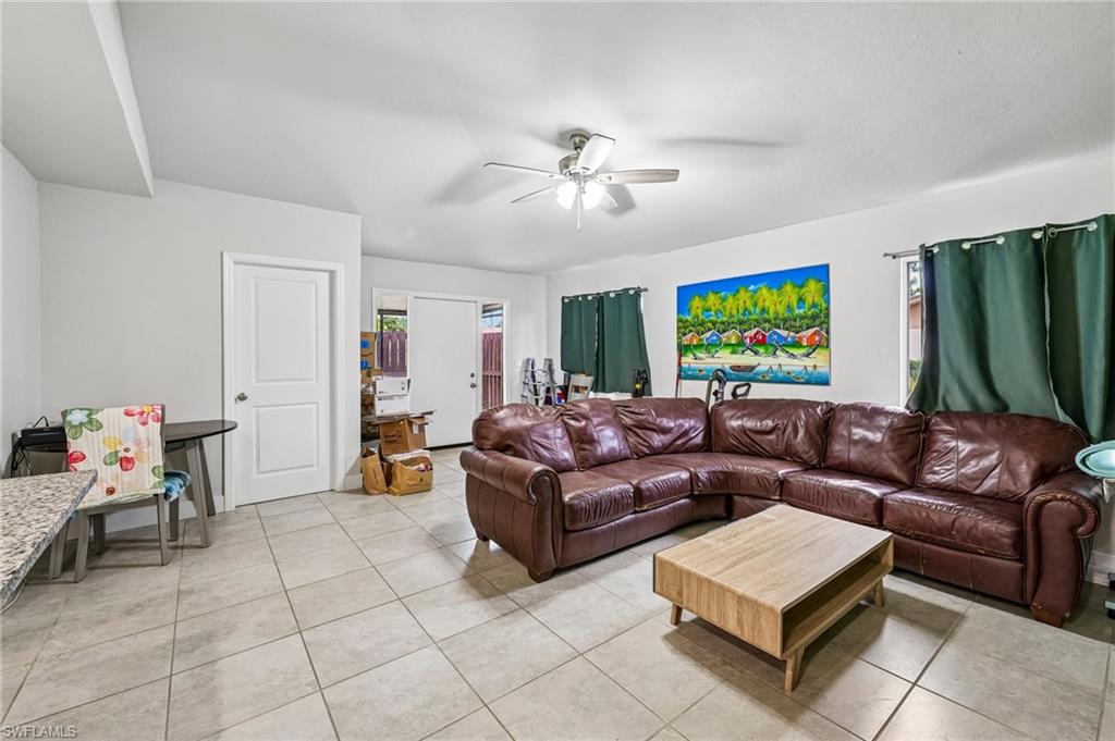 ROYAL WOODS - Residential