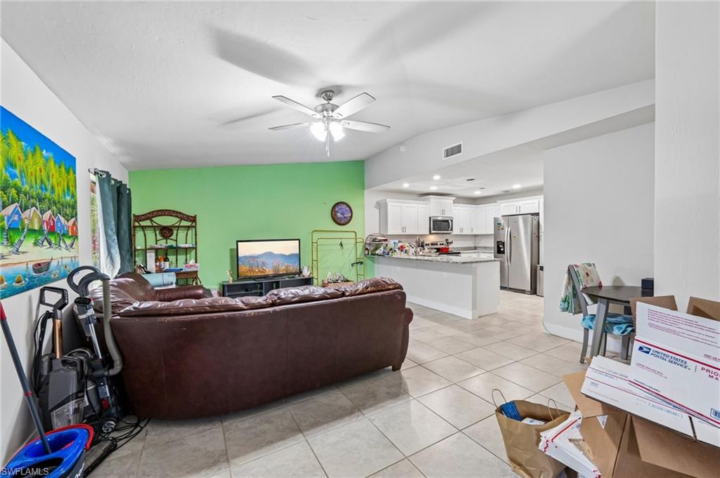 ROYAL WOODS - Residential