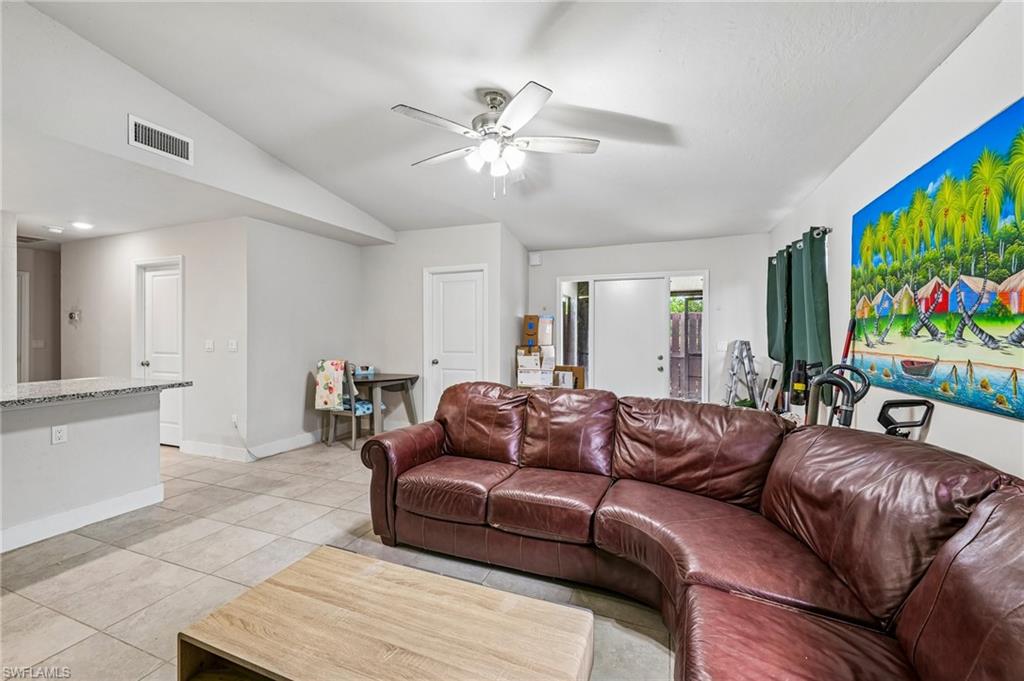 ROYAL WOODS - Residential