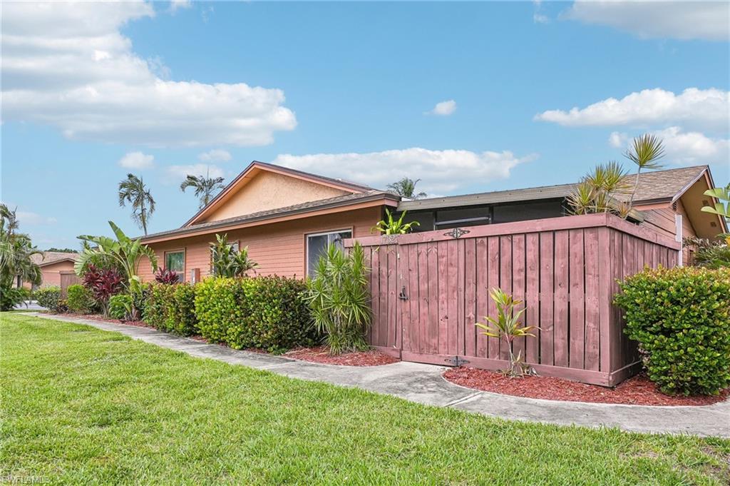 ROYAL WOODS - Residential