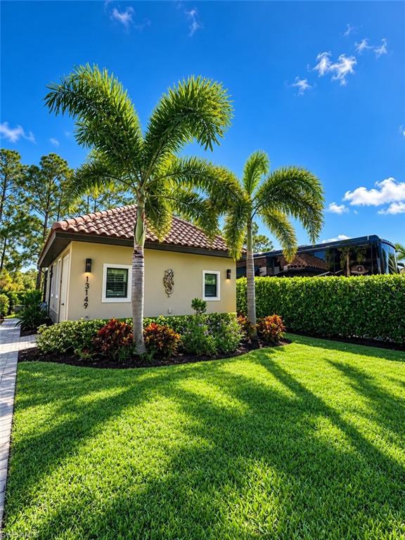GOLDEN PALMS LUXURY MOTORCOACH RESORT - Land