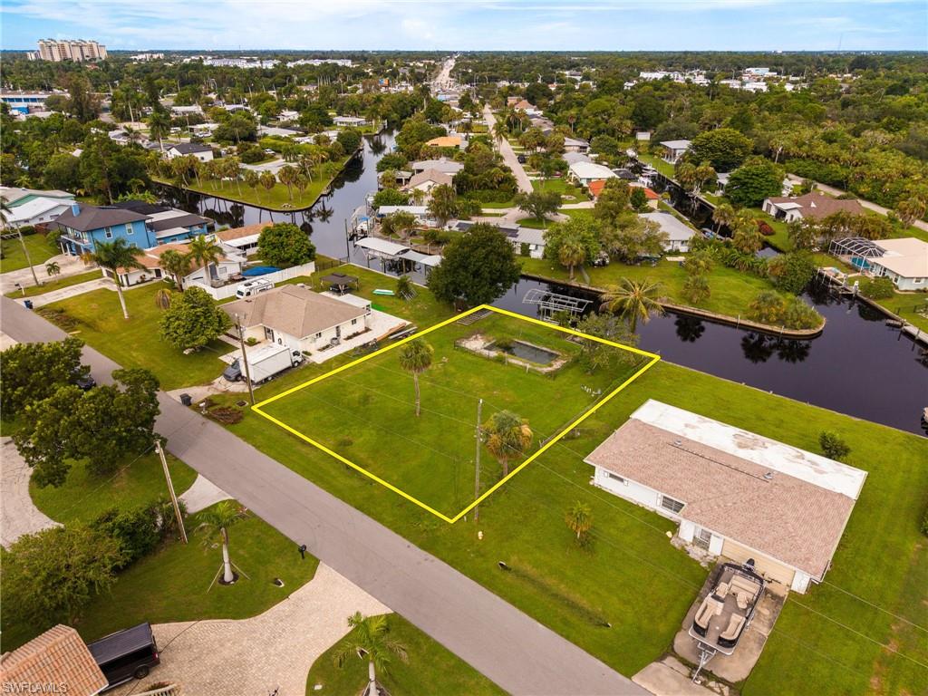 NORTH FORT MYERS - Land
